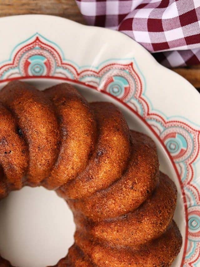 Bolo de cenoura com aveia e nozes