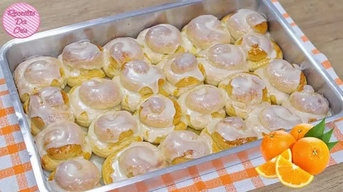 Pãezinhos de Laranja com Cobertura Durinha Incrível Que Eu Faço em Casa